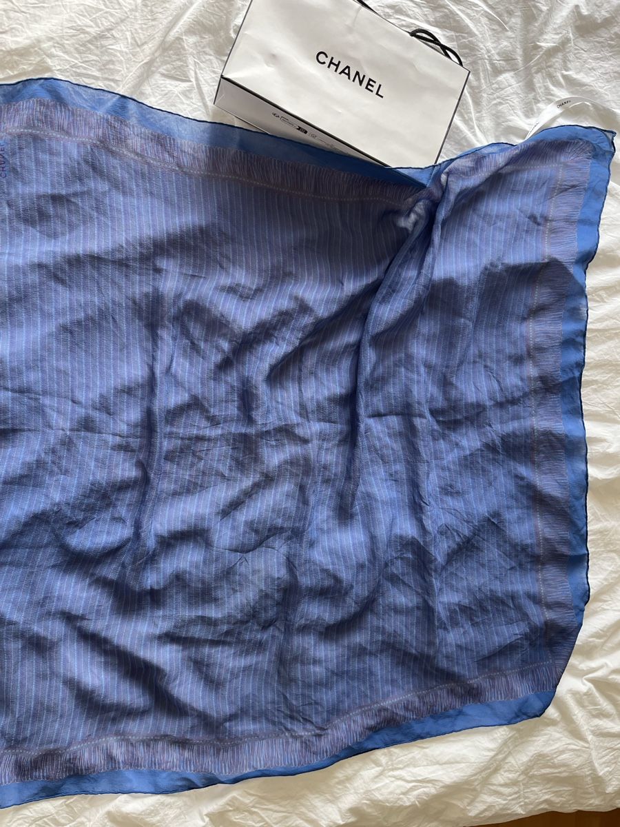 Chanel Foulard & Sciarpe: Chanel Seiden Foulard – Usato da Zürich venduto da edit_closet 2