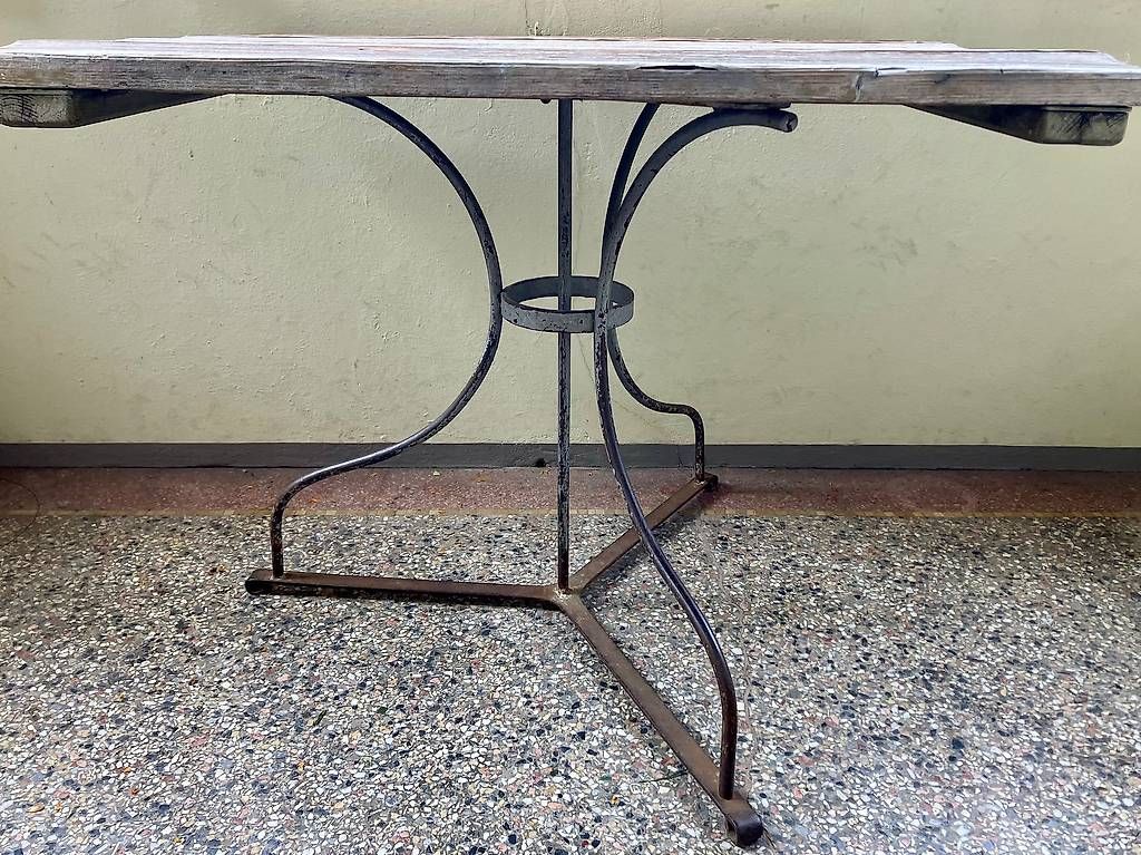 Tavoli: Tisch mit Metallfuss für Garten oder Balkon – Usato da Bern venduto da jsi_99xx 1