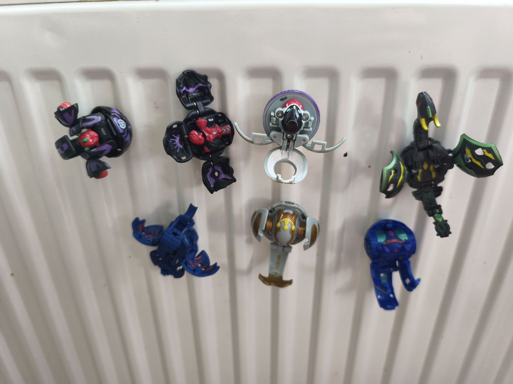 Giocattoli: Lot de 7 Bakugan transformables état d'occasion – Usato da Orbe venduto da don_ym8h