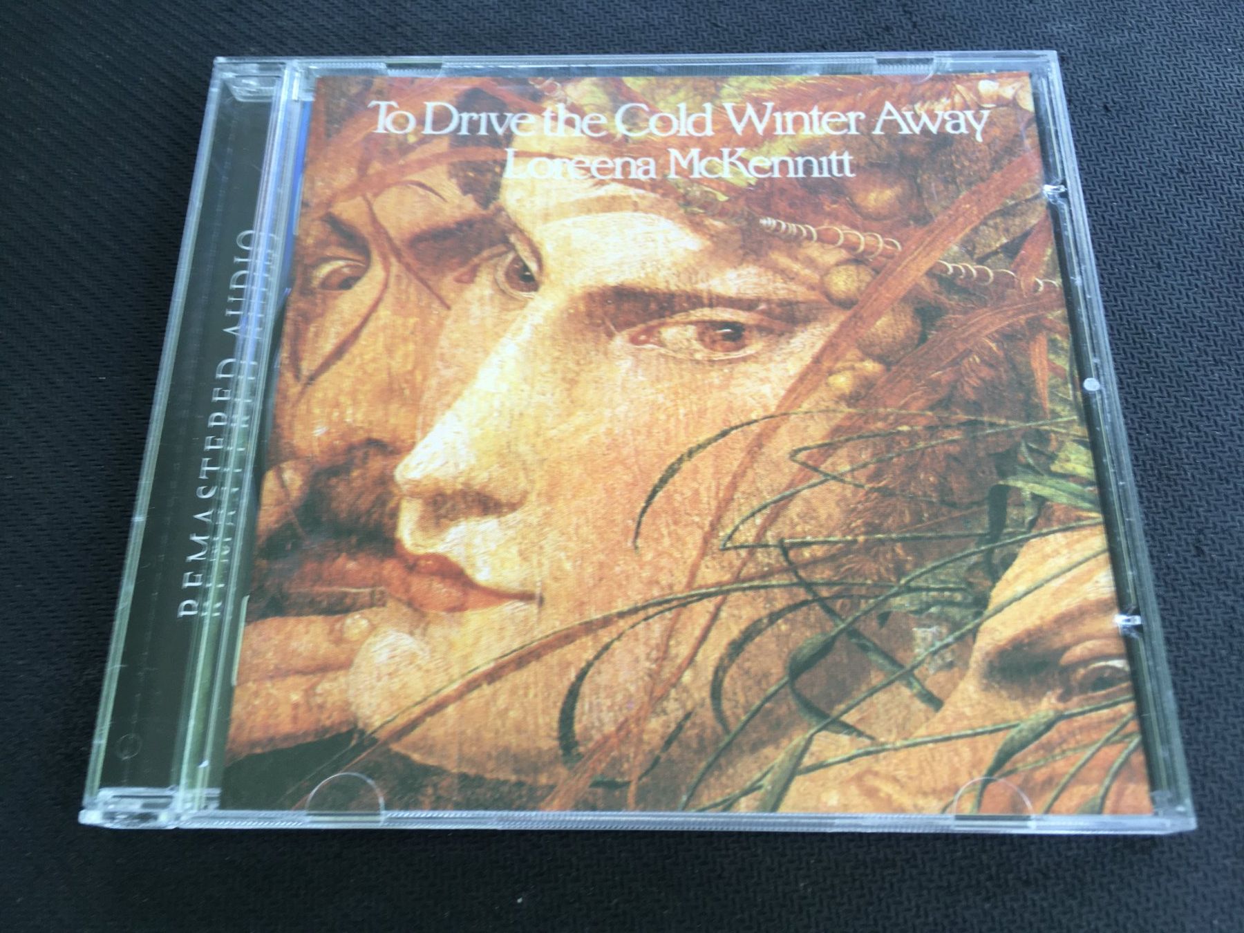 CD: To Drive the cold winter away - Loreena McKennitt -CD- – Usato da St.Gallen venduto da MedienJoe