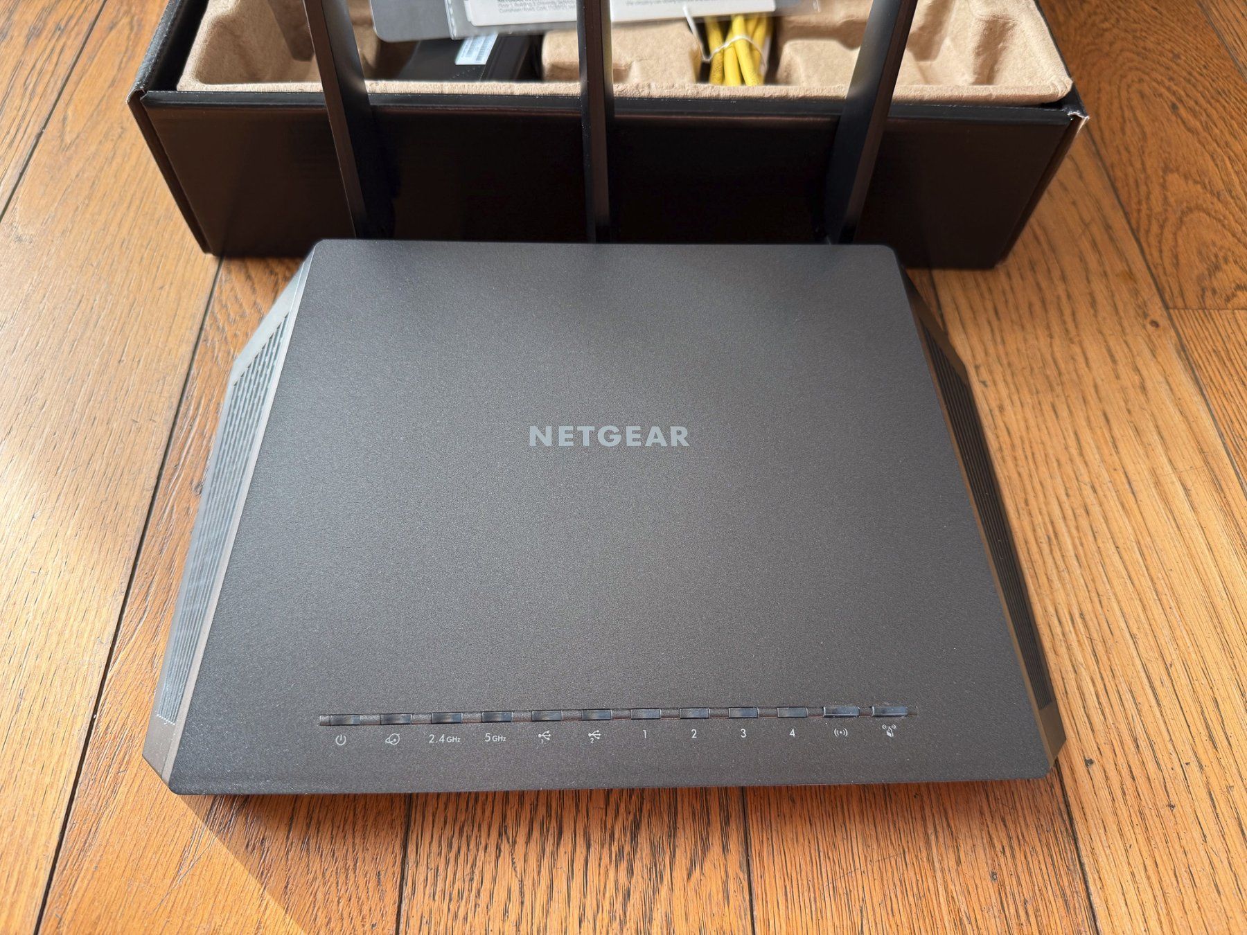 Netgear Modem & Router: Netgear R7000 AC1900 WLAN-Router – Usato da Küsnacht ZH venduto da paulrl 3
