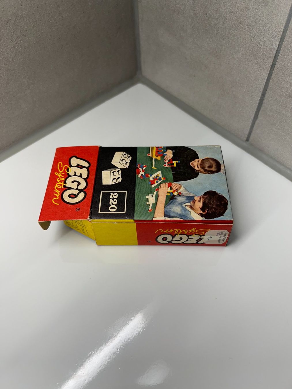 Lego Kit di costruzioni: 220 LEGO - "2 x 2 Bricks" ("Pat. pend.") – Usato da Neuenegg venduto da mocbricks 2