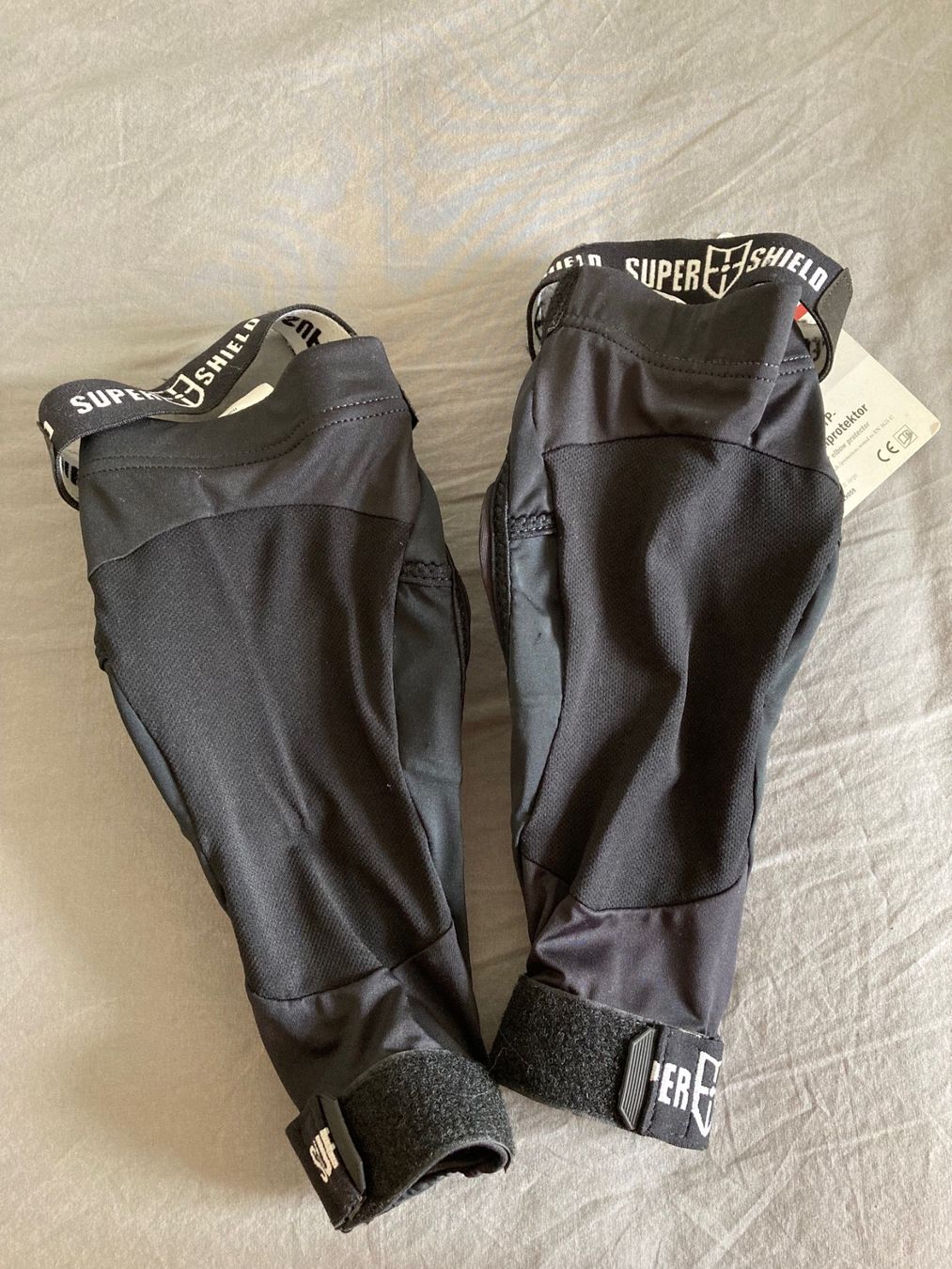 Schutz & Schoner: Ellenbogenschutz Skateboard / Snowboard / Biking - UNISEX. – Neu und originalverpackt aus St. Gallen von ant_lgv6 2