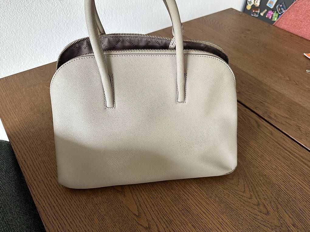 DKNY Borse da donna: DKNY Tasche – Usato da Lachen SZ venduto da ElianaV 1