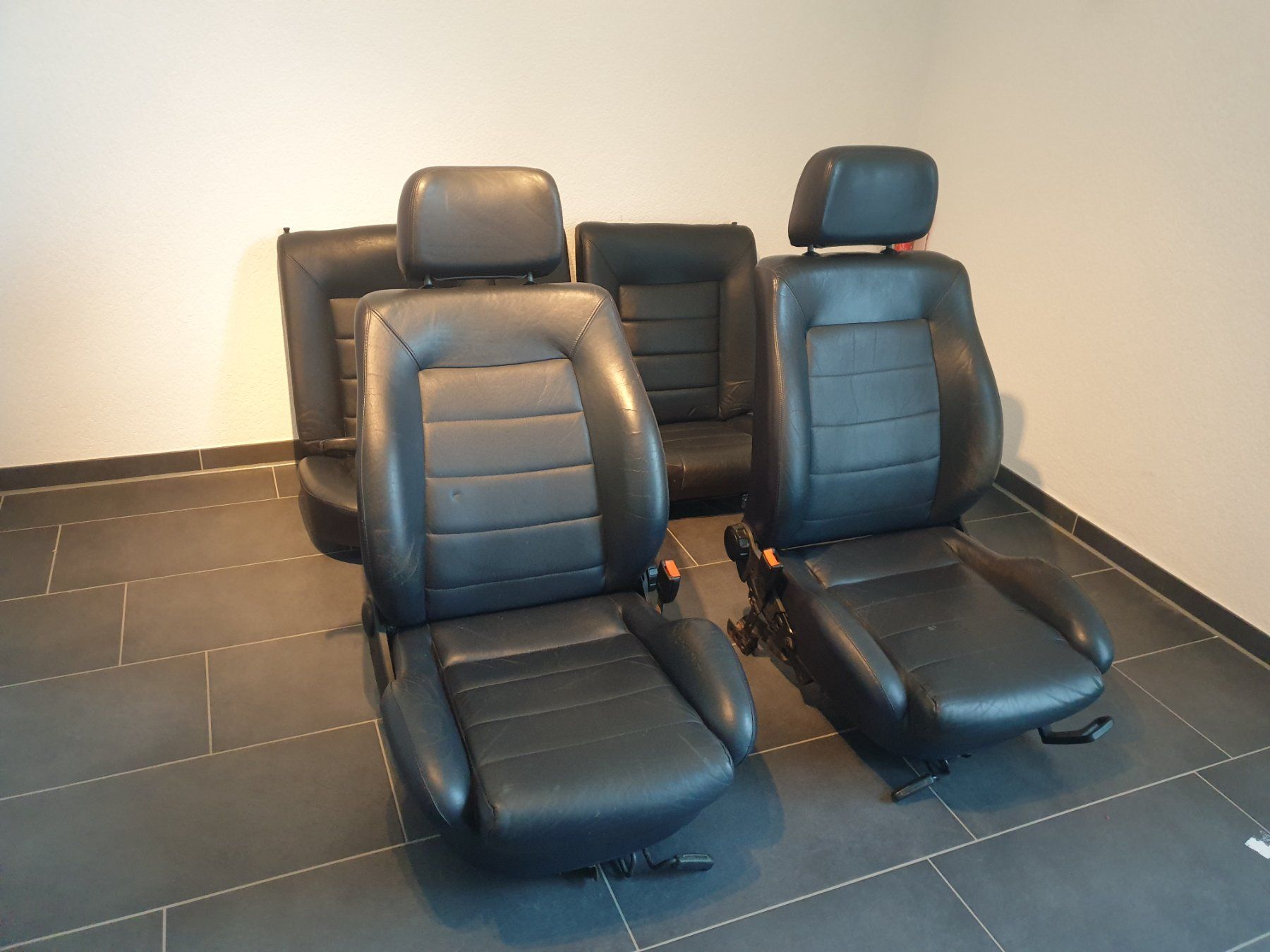 Volkswagen Toutes les pièces auto: Lederausstattung Golf 2 G60 GTI 16V ed. Blue – D'occasion à Kollbrunn par BuzzB 2