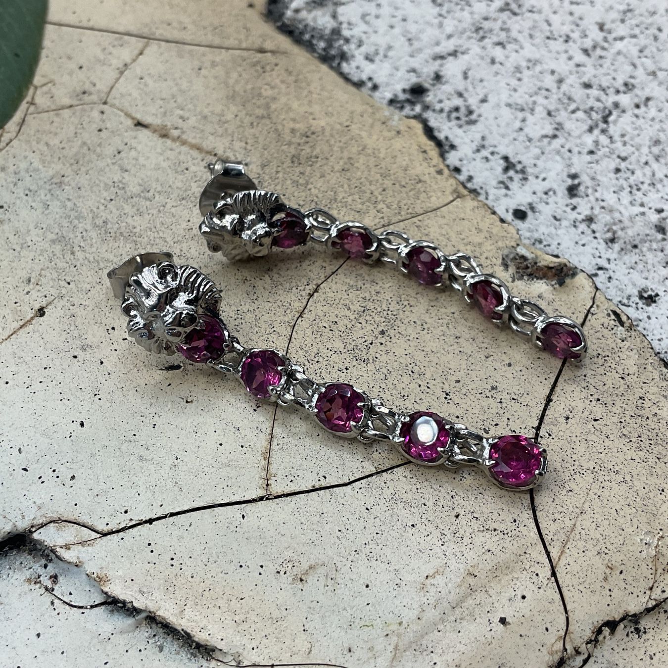 Ohrringe & -stecker: Originelle Ohrstecker mit Rhodolith und Sterlingsilber – Neu (gemäss Beschreibung) aus luzern von Alpendorf1