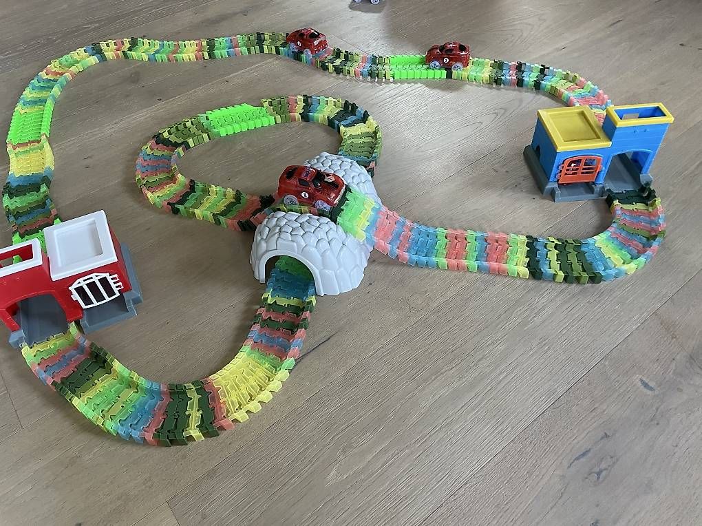 Piste: Amewi Magic Traxx Bahn – Usato da Mettmenstetten venduto da Ana2