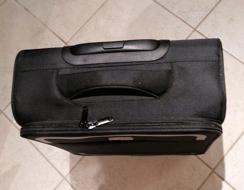 Reisekoffer: Kleiner Rollkoffer – Gebraucht aus Grächen von Hel7890 1