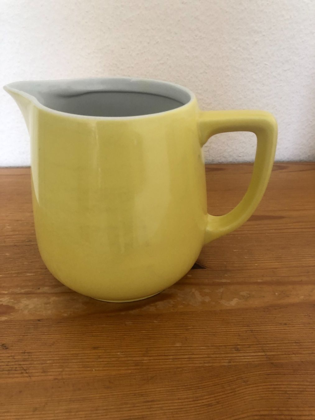 Rössler Caraffe: Rössler Milchkrug gelb 1lt – Usato da Bassersdorf venduto da sammelfloh