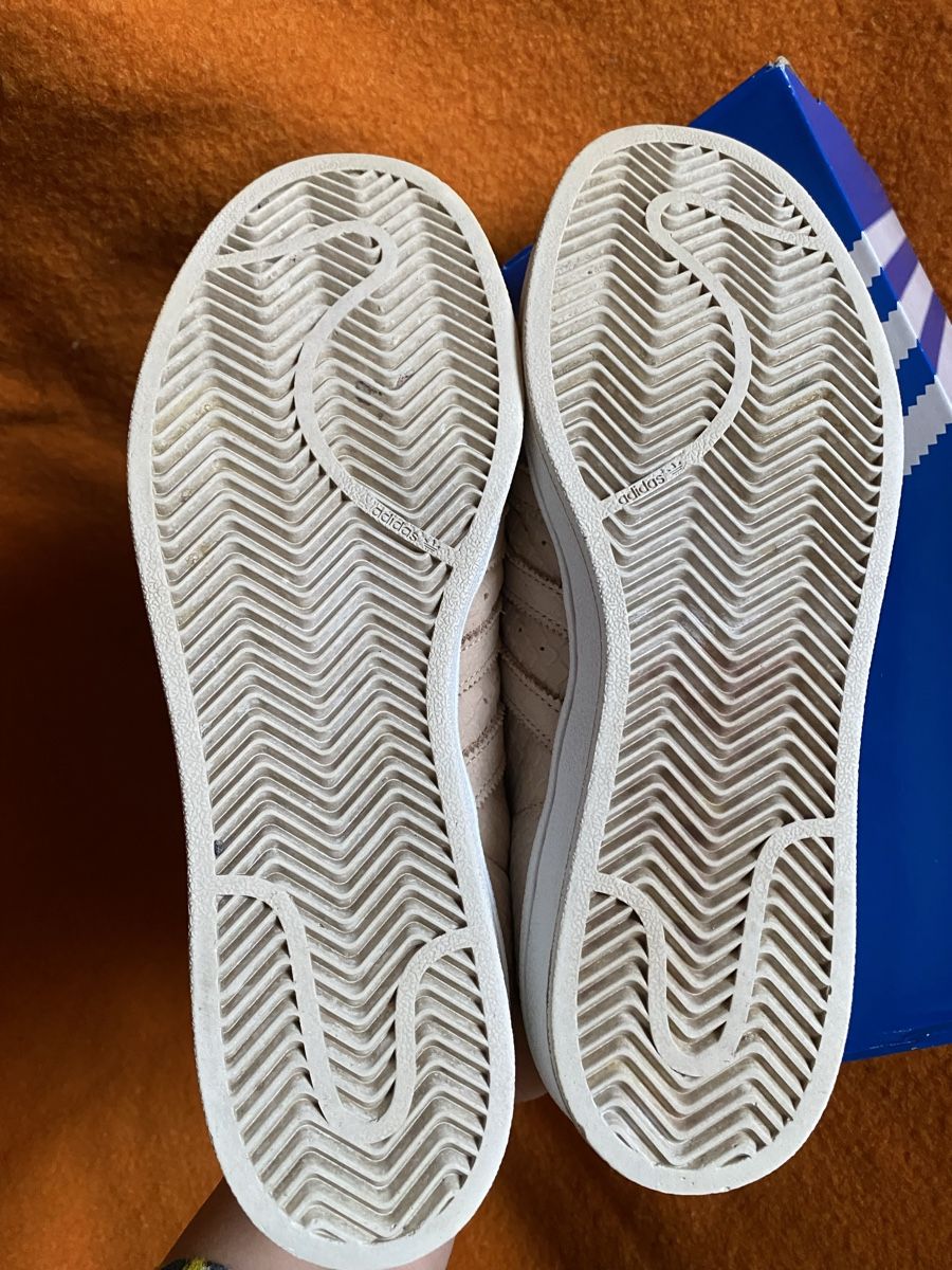 Adidas Scarpe da donna: Adidas Superstar cuir 41 – Usato da Geneve venduto da Monthoux13 4