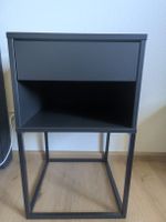 Zwei Nachttische VIKHAMMER von IKEA