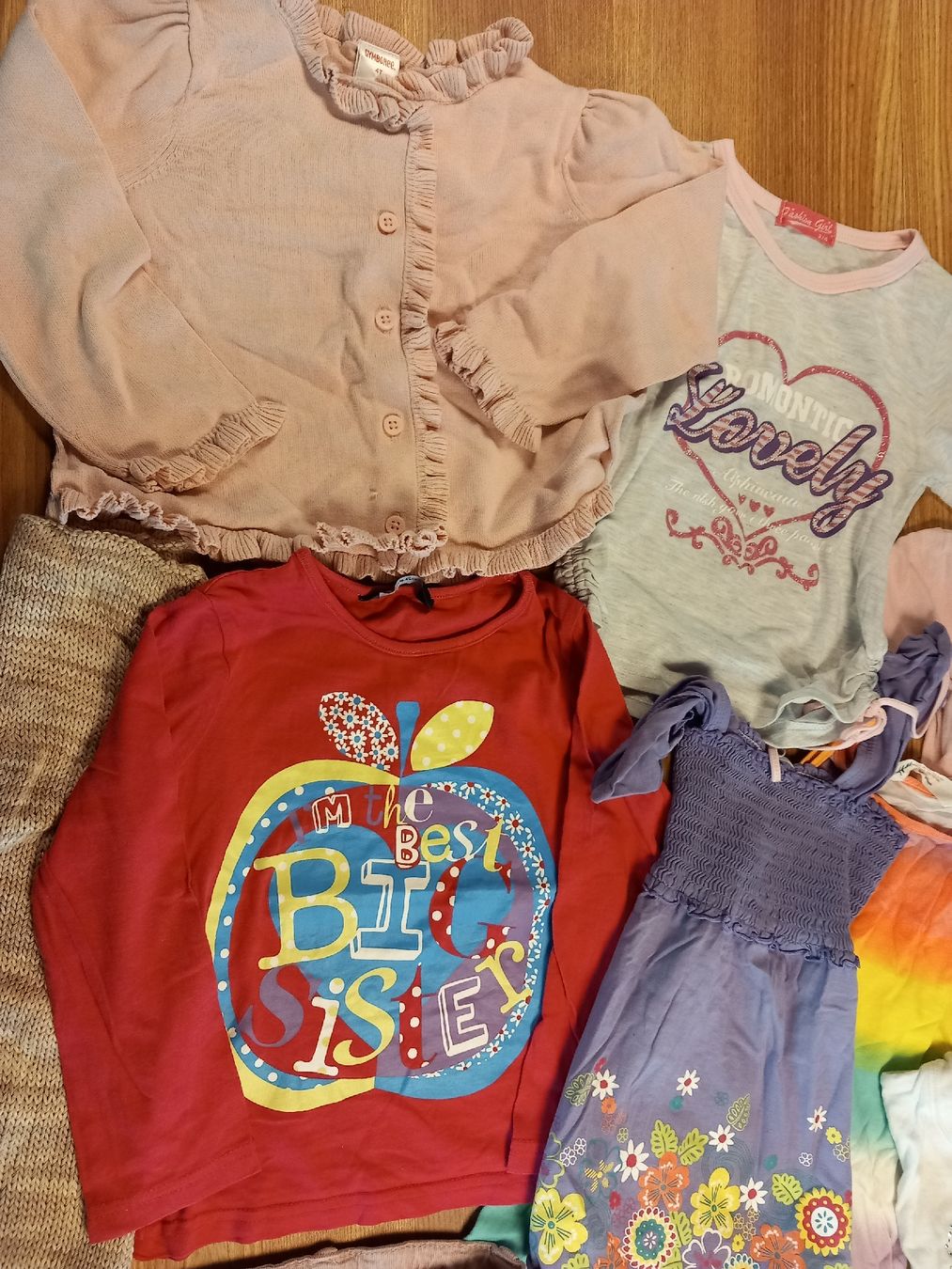 Lotti & Set di vestiti: lot fille 4 ans – Usato da Courrendlin venduto da tititchoun 1