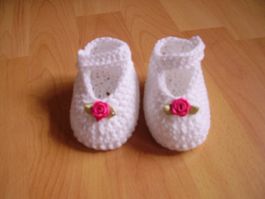 Babyfinkli mit Satinröschen / Finkli / Geschenk Geburt Taufe