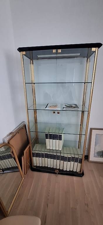 Vetrine: Vitrine en verre avec éclairage et clé  – Usato da Conthey venduto da crittin1