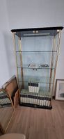 Vitrine en verre avec éclairage et clé 