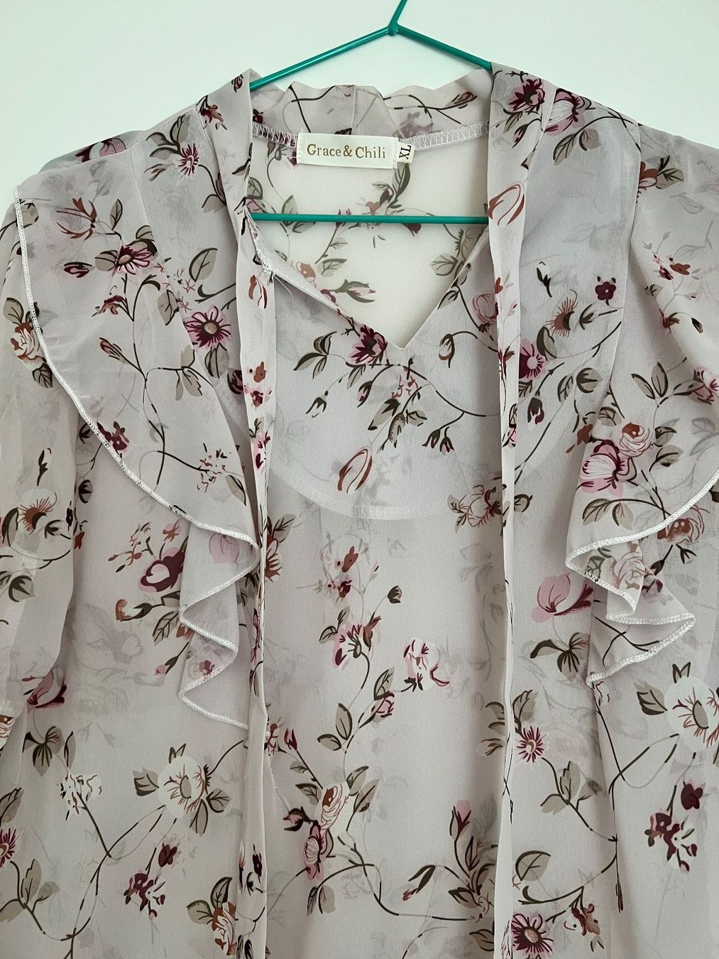Camicette: Feminine Bluse mit Blumenmuster Gr. M – Usato da Zürich venduto da lexi_alex 1