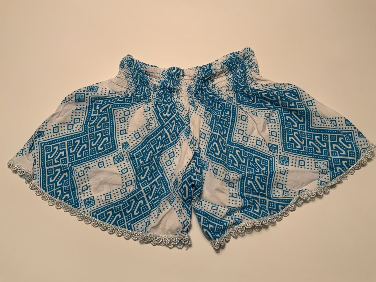 Pantaloni: Shorts, CACHET, sehr herzig & bequem! – Usato da Stäfa venduto da sit_6wzd 1