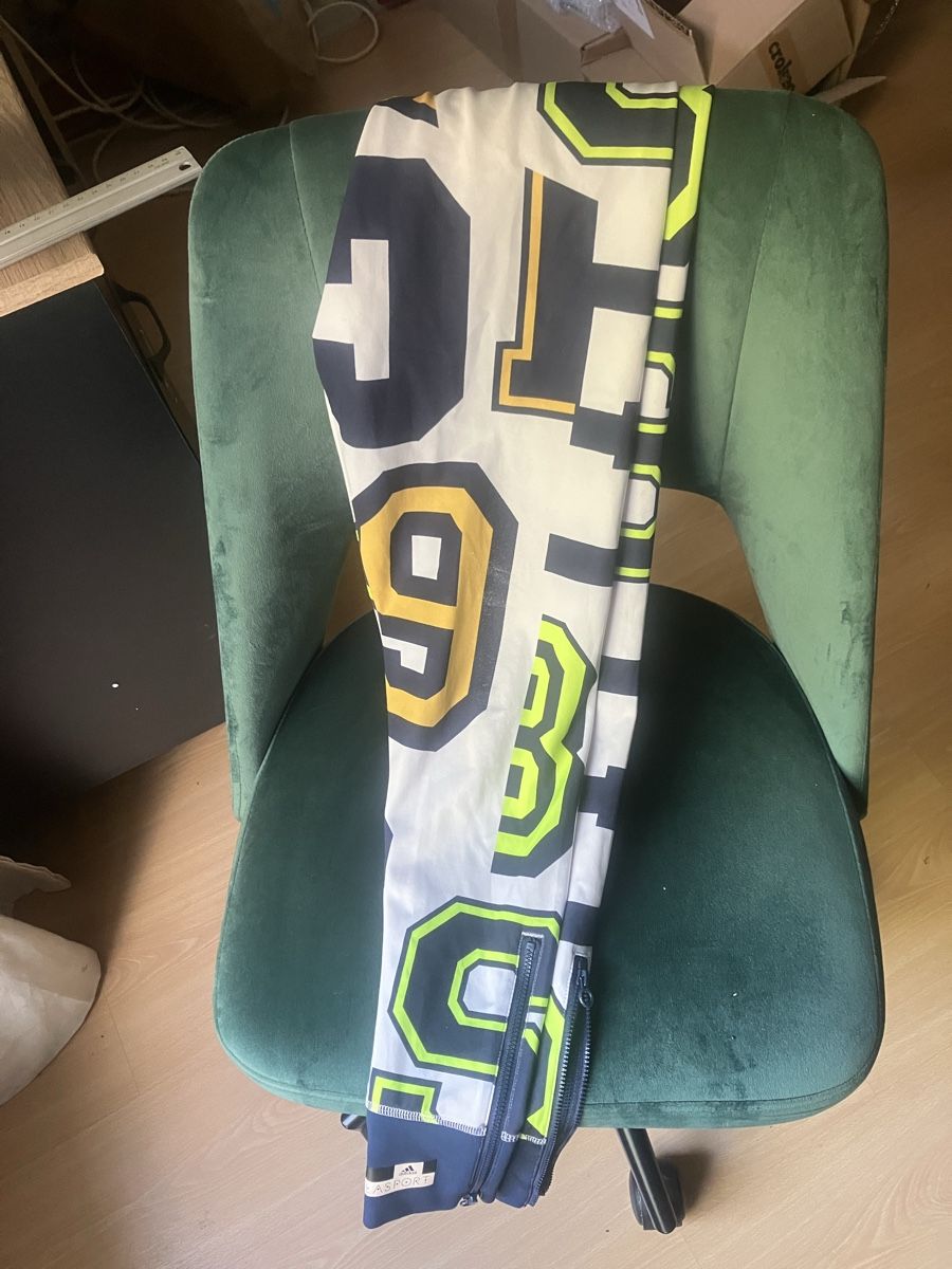 Adidas Leggings: Adidas Stella sport – Usato da St-Aubin-Sauges venduto da Sonia-Ka