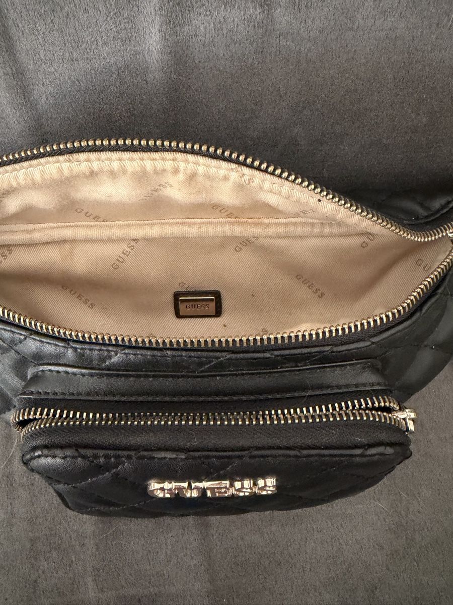 Guess Borse da donna: Guess Bauchtasche schwarz gesteppt – Usato da Hinwil venduto da CozyBree 1