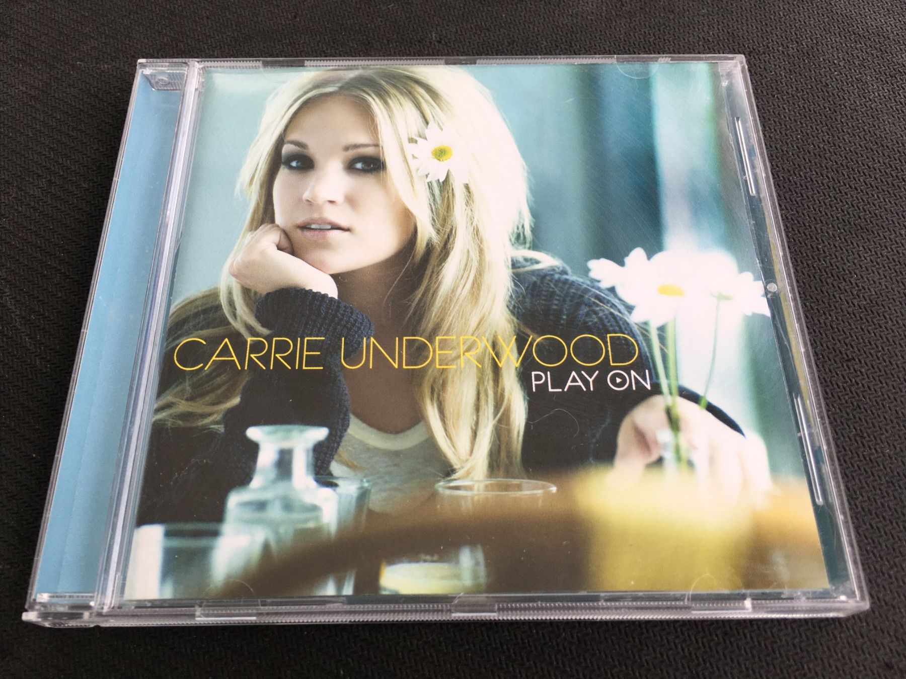 CD: Carrie Underwood - Play On -CD- – Usato da St.Gallen venduto da MedienJoe