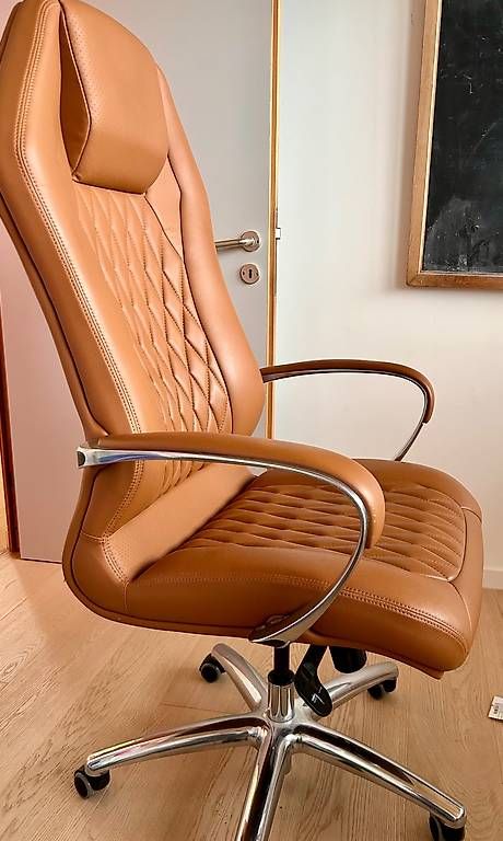 Sedie: Chaise de bureau en cuir – Usato da Vouvry venduto da lov_kv8t 1