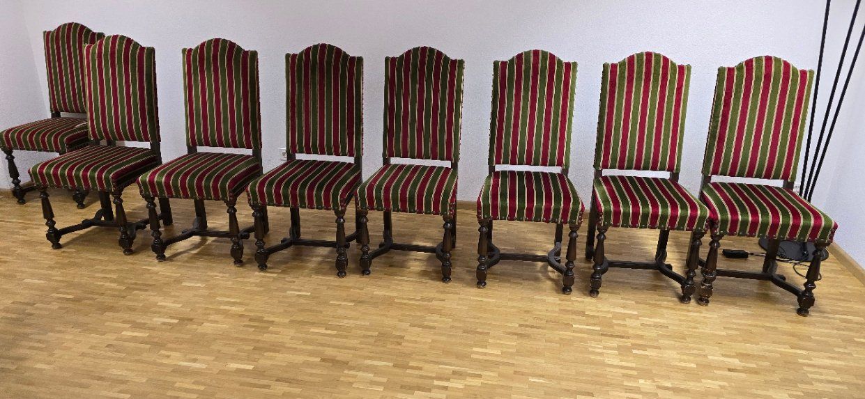 Chaises: 8 Esstischstühle – D'occasion à Binningen par Gorenmat