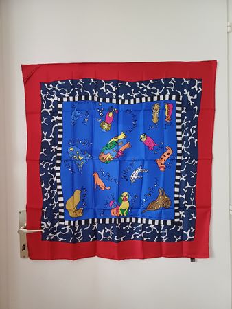 Seidenfoulard von Niki de Saint Phalle, Hundemuster