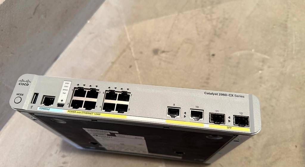 Cisco Hub & Switch: Switch Cisco Catalyst 2960-CX 8 Port PoE – Usato da Gland venduto da Htp 2