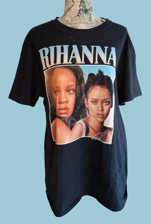 588SE – T-shirt Gildan - Rihanna – L