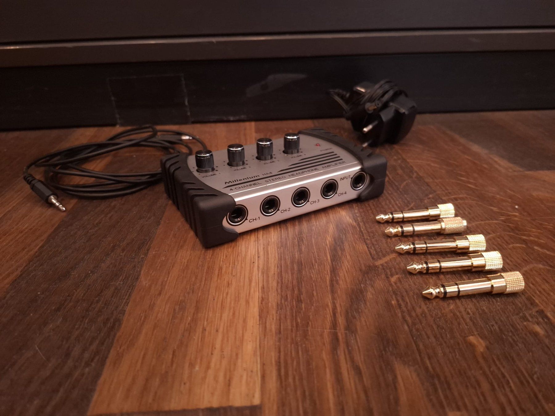 Verstärker: Millenium HA4 Stereo-Kopfhörerverstärker (inkl. 5 Adapter) – Gebraucht aus Effretikon von lichtundmusik_GmbH
