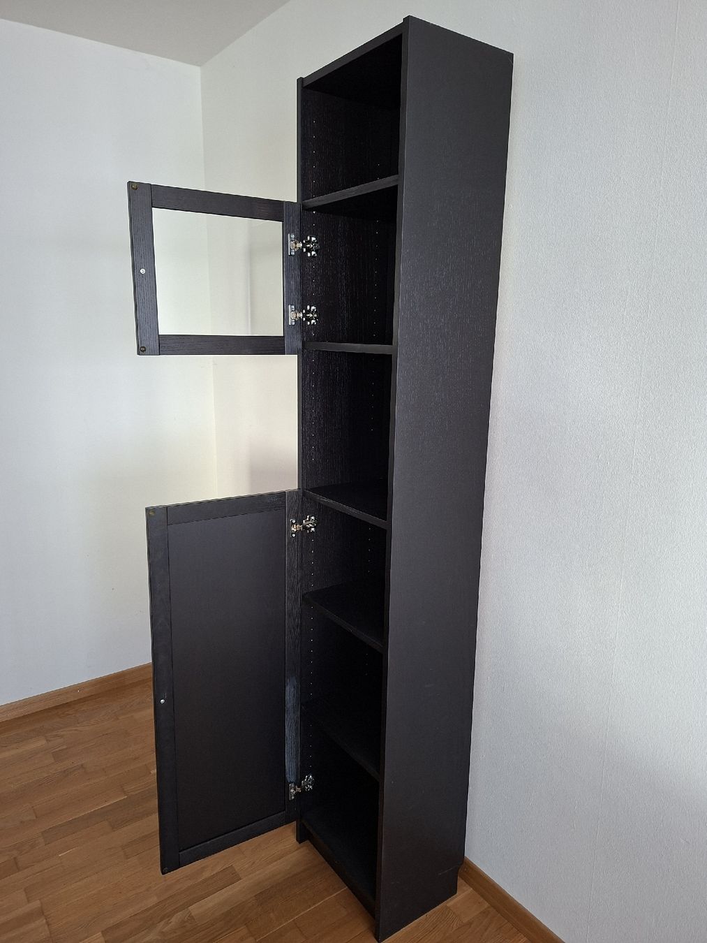 Scaffali: Regal schwarz mit Schränke – Usato da Zürich venduto da lui_q6mt 1