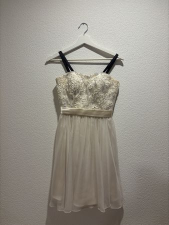 Elegantes Festkleid / Cocktailkleid Creme mit Pailletten