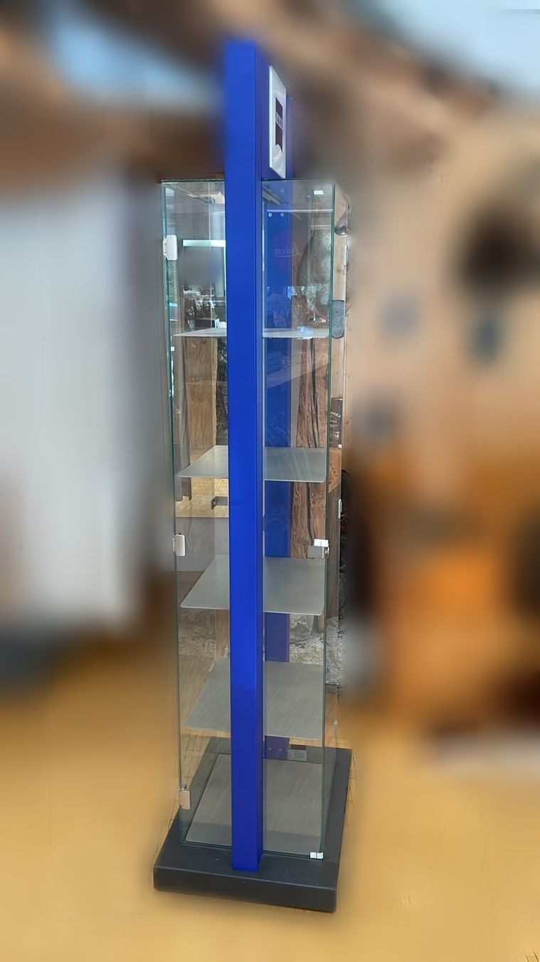 Vetrine: vitrine Leica – Usato da La Place (Ayent) venduto da s4c4 1