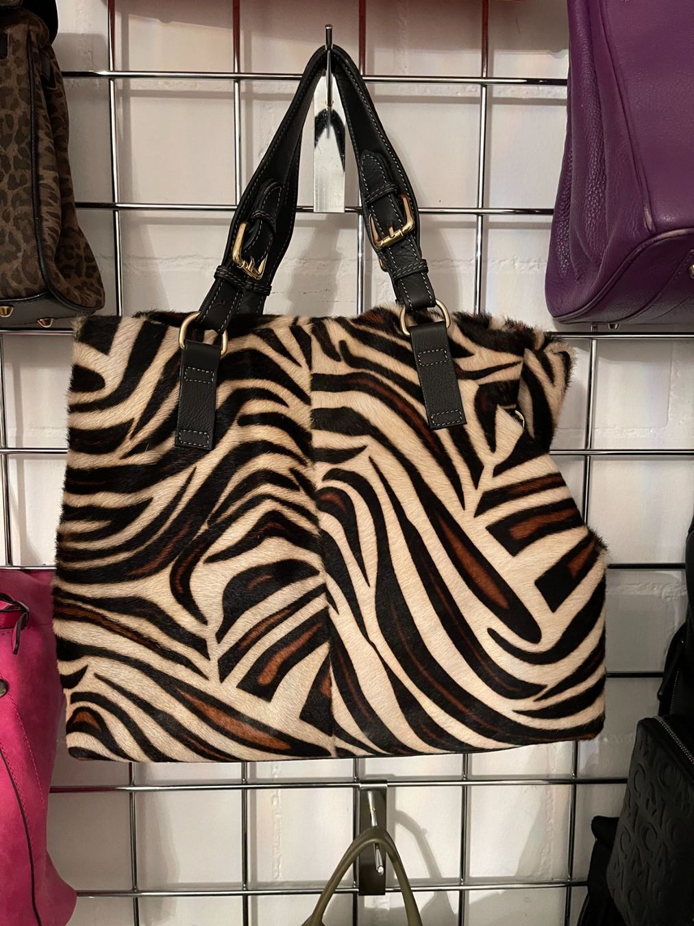 Taschen für Damen: Handtasche – Gebraucht aus Stallikon von nirakhtugarev 1