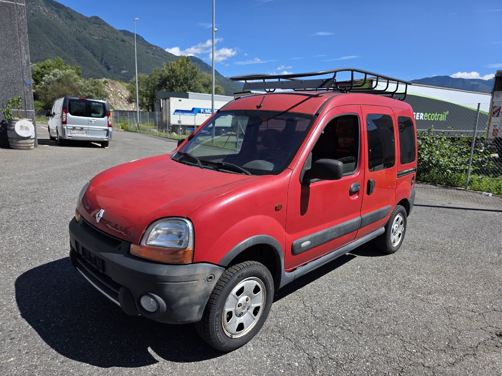 Renault Automobili: Renault Kangoo 1.6i  4x4 – Usato da Cadenazzo venduto da LuismacchineSagl 1