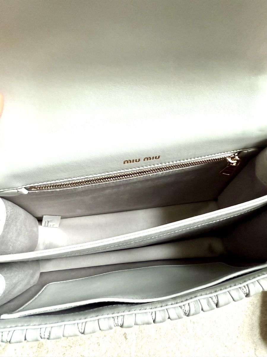Miu Miu Borse da donna: Iconic Miu Miu matelassé leather bag – Usato da Cologny venduto da sab_xh7v 6