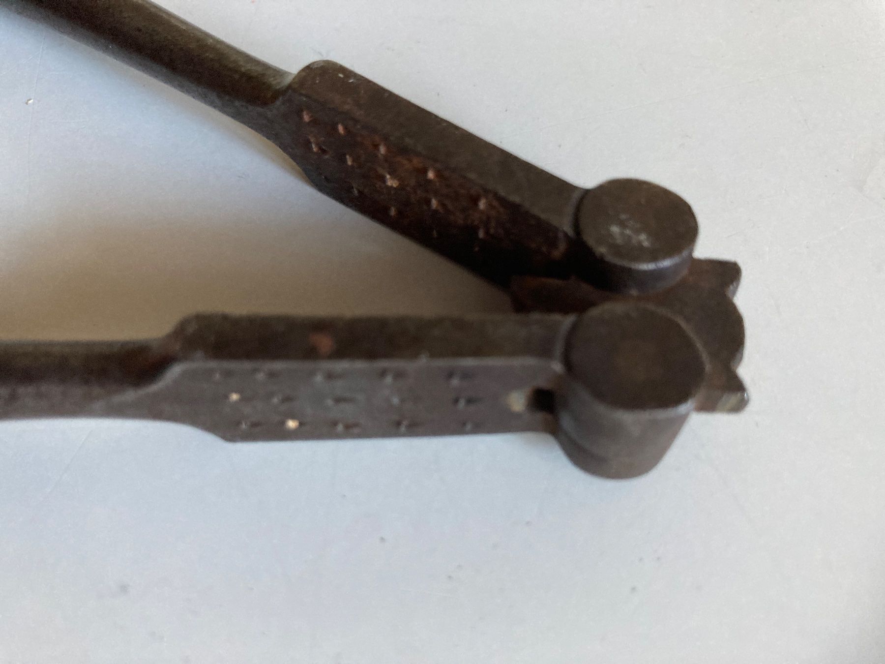 Küchengeräte: Alter Nussknacker aus Metall – Gebraucht aus Zürich von Chaeffeler 4