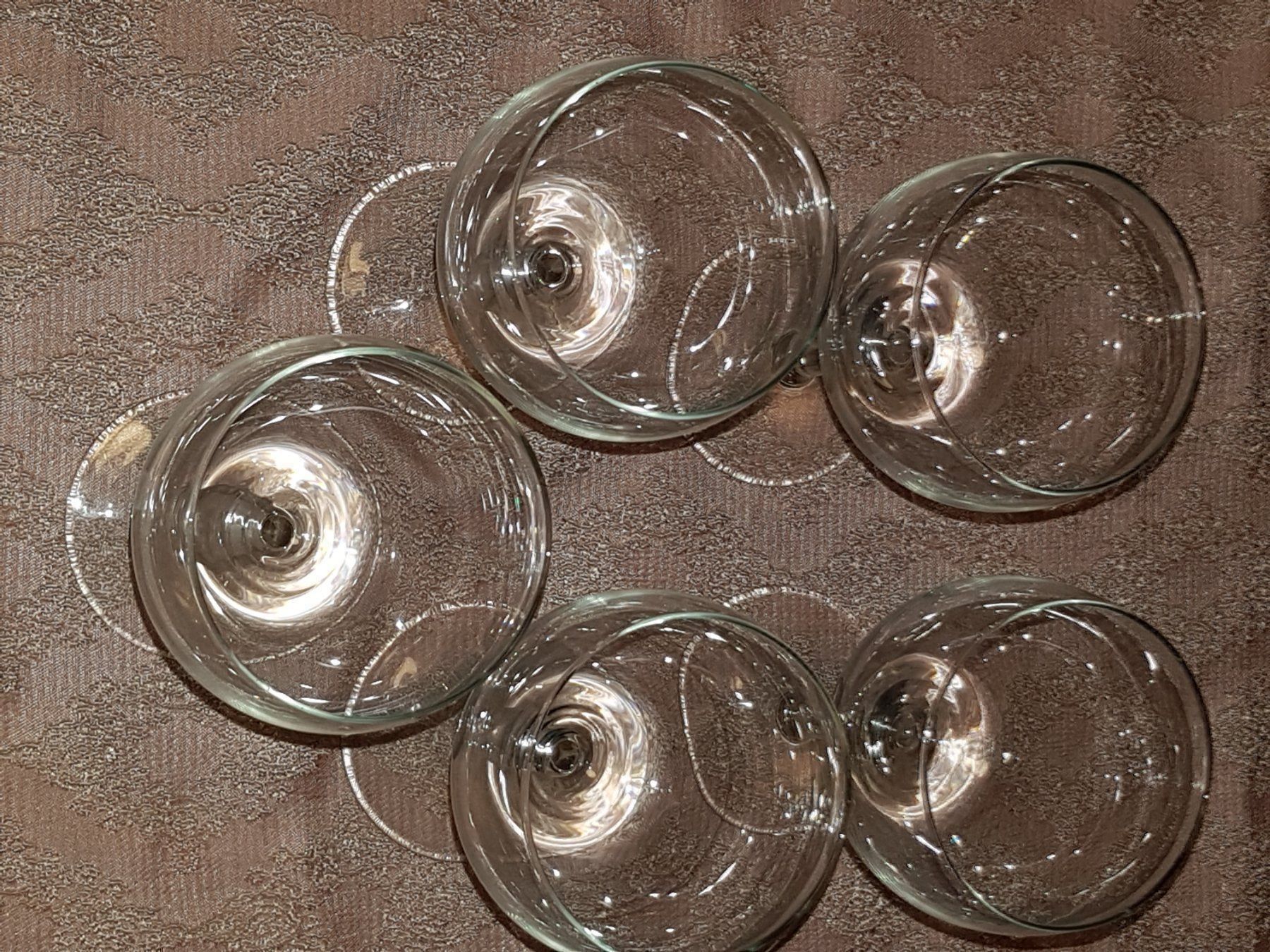 Gläser: 5 Weisswein Gläser – Gebraucht aus Döttingen von Verkauf
