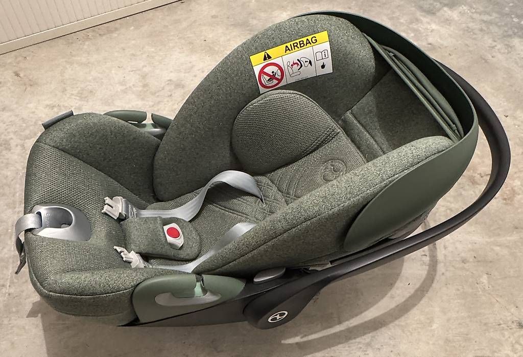 Cybex Sièges auto: Cybex Cloud T I-Size – D'occasion à Eglisau par M.Herdt