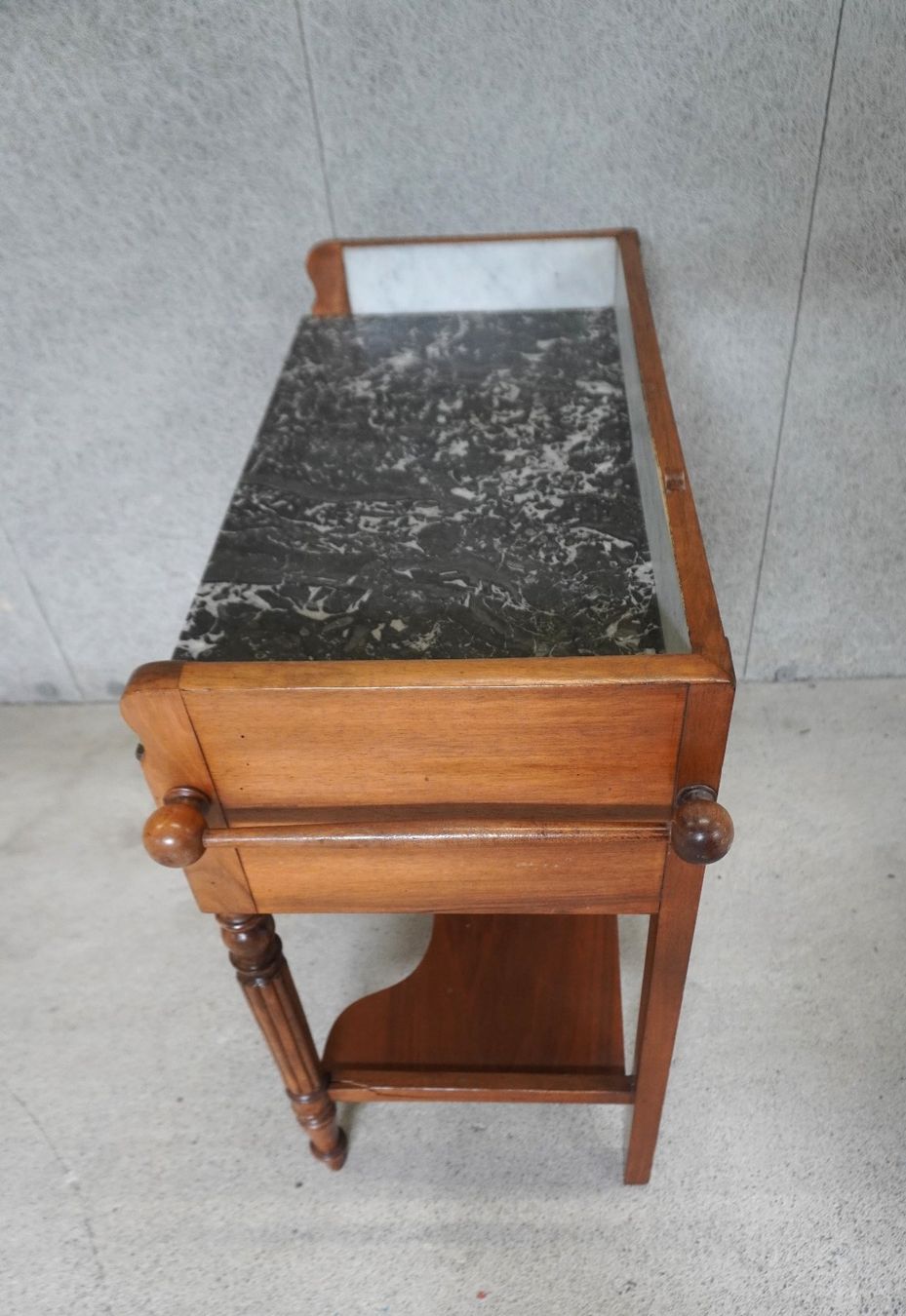 Tavoli: Antike Anrichte Tisch mit Marmorplatte S383 – Usato da Basel venduto da B.W.B. 3