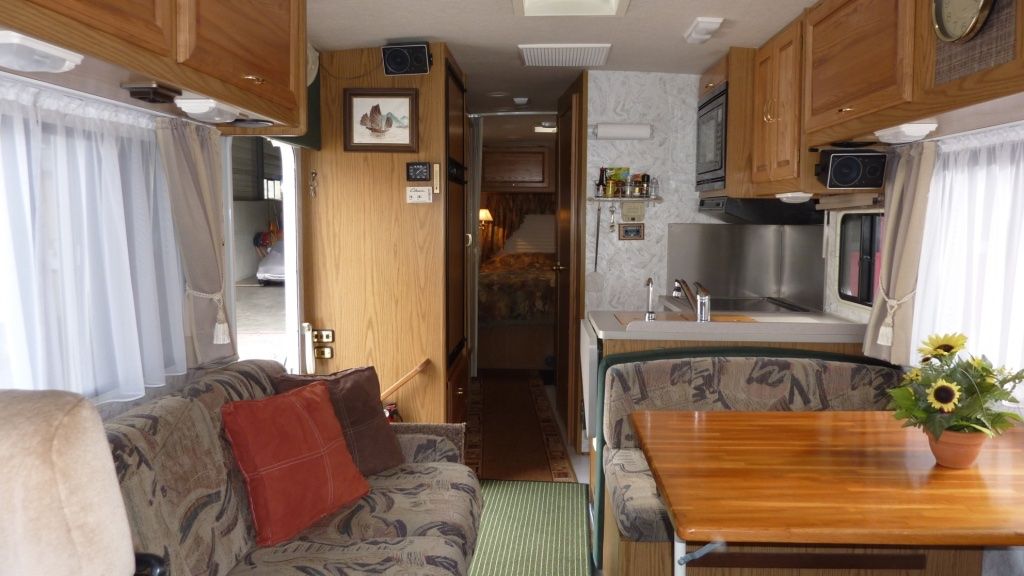 Winnebago Camping Fahrzeuge: Wohnmobil Winnebago Suncruiser ICF 30 RQ f. Liebhaber 1.Hand – Gebraucht aus Romanshorn von rirore418 5