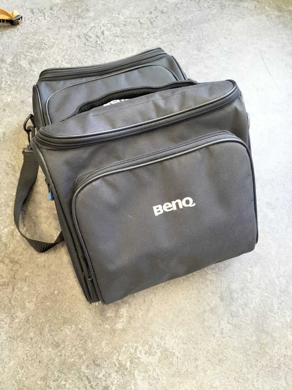 BenQ Videoprojektoren: Beamer/Projektor Tasche benQ – Gebraucht aus Bern von cyr_2t6b 1
