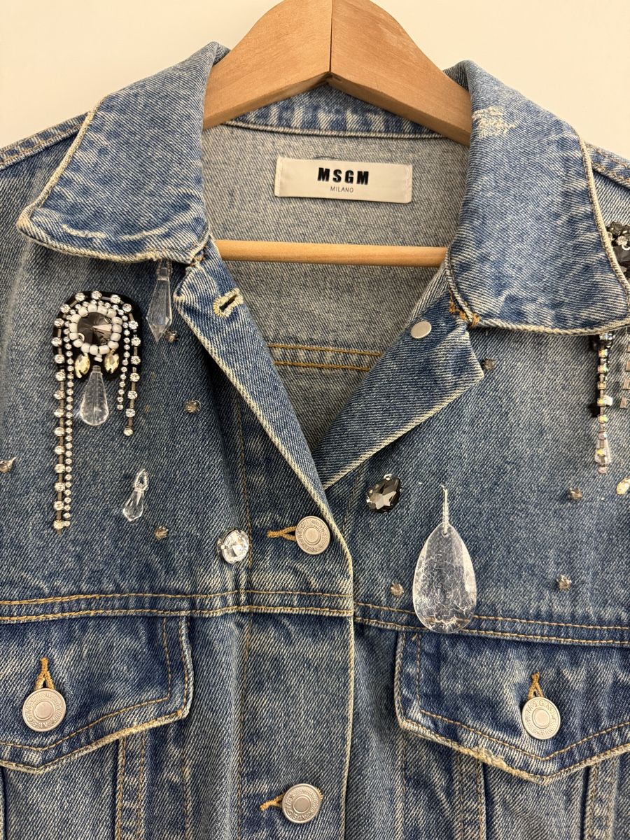 MSGM Giacche: Jeansjacke MSGM mit Schmucksteinen Grösse 38 blau – Usato da Mettmenstetten venduto da _4_YOU_ 1