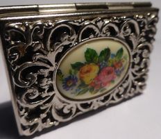 SCHÖNE--EMAILLIERTE- DECKEL-DOSE--MESSING- HAND GEMACHT