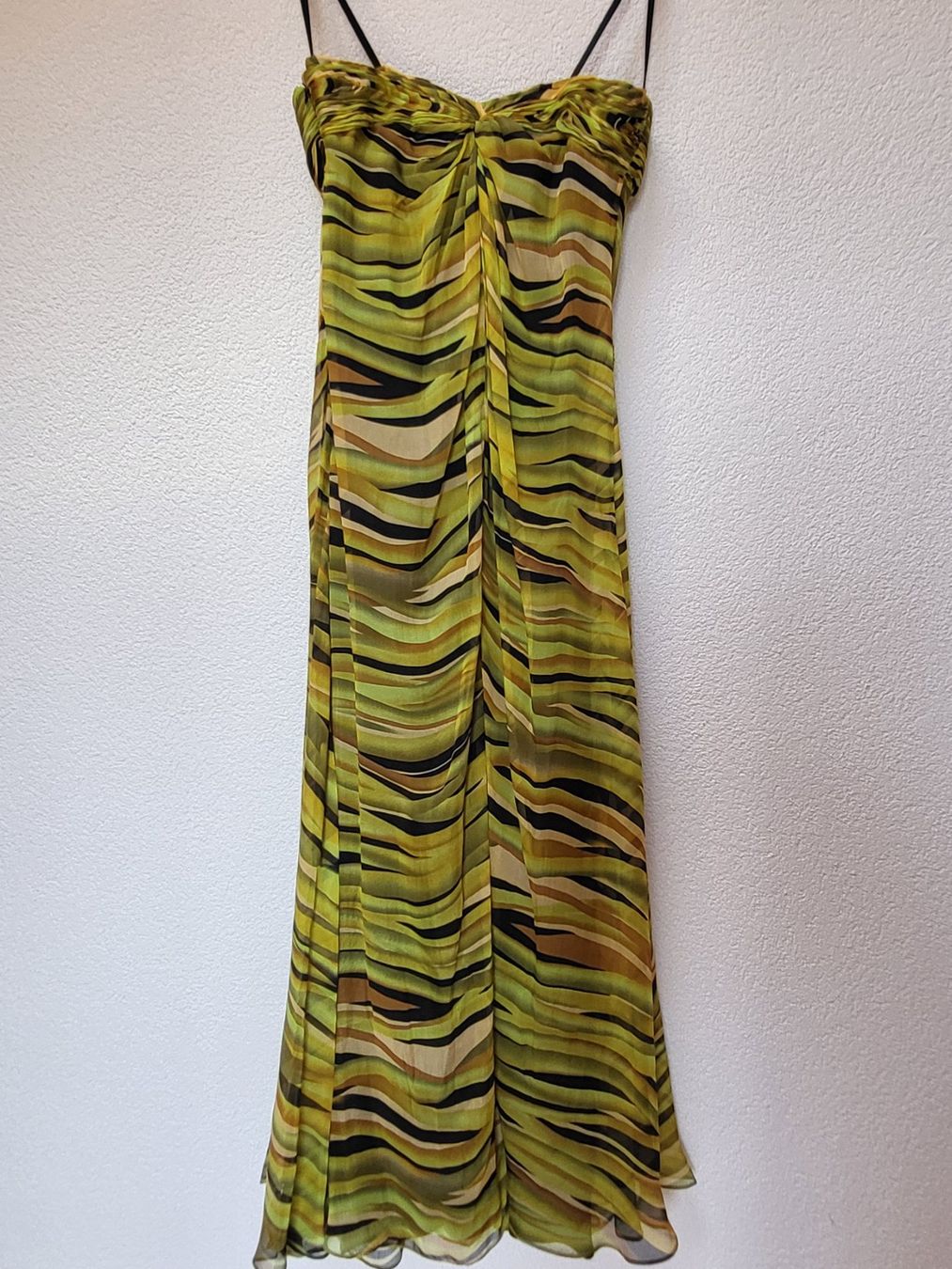 Robes: Abendkleid gemustert mit Schmucksteinen Grösse M, Neu – Neuf (Voir description) à Turbenthal par nel_6kwk 1