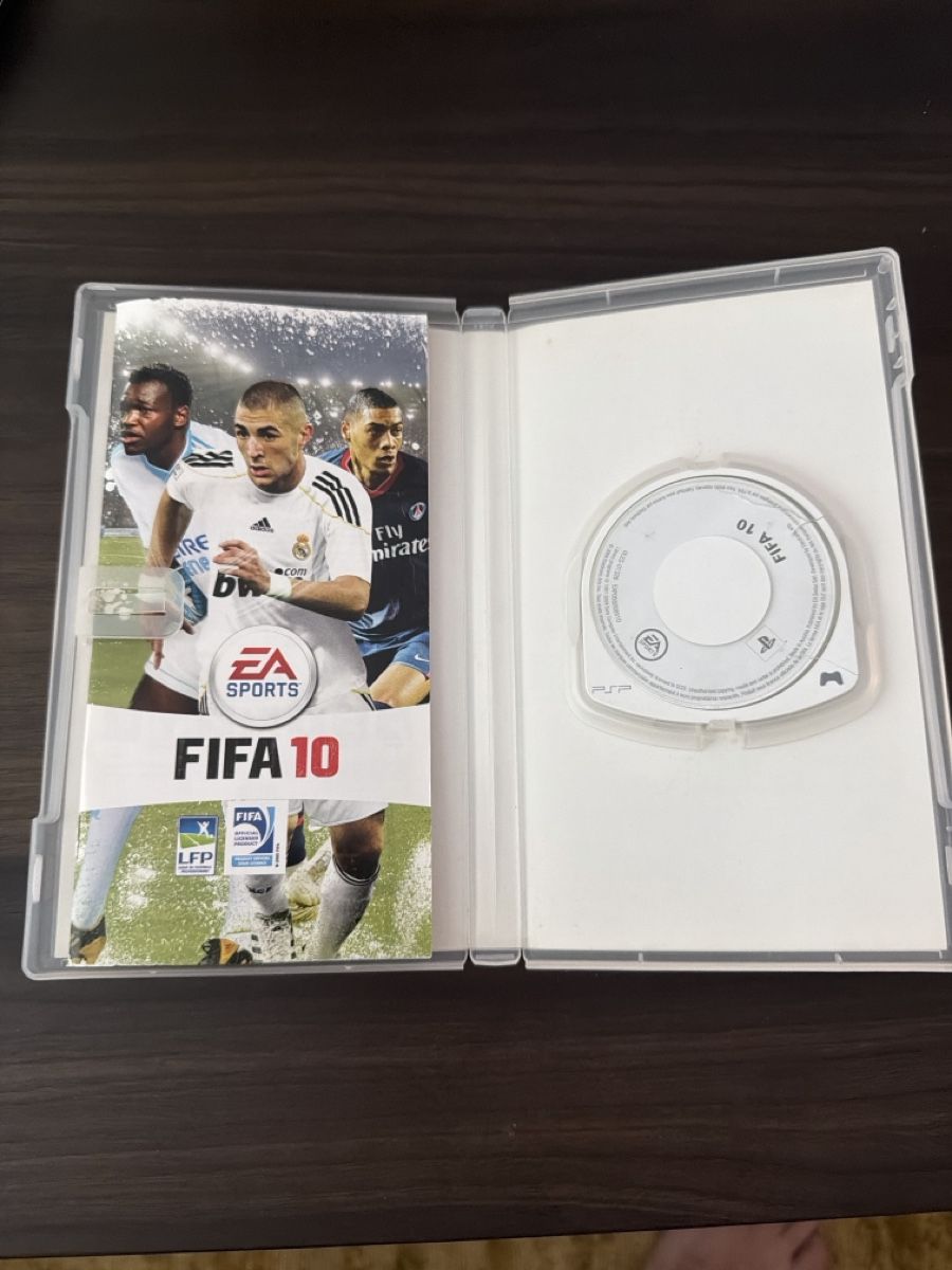 Sony Giochi: FIFA 10 PSP Game Disc with Case Good Condition – Usato da Zug venduto da fre_w72x 2