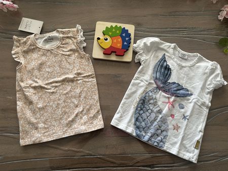 Hust&Claire Gr. 80,2 Shirts (1x neu) u. Holz-Igel Puzzle