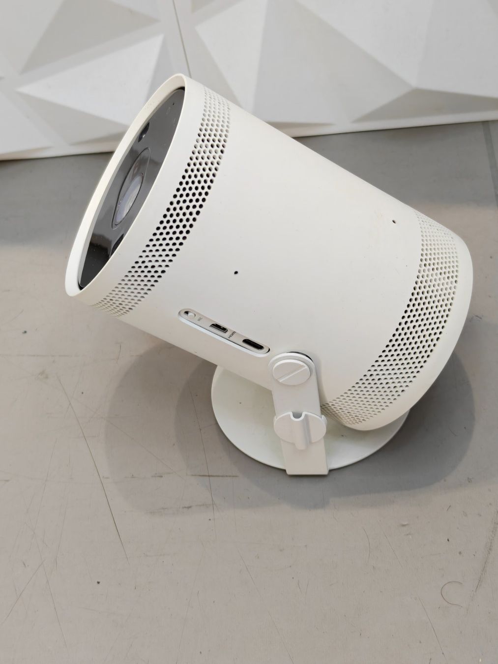 Samsung Proiettori: Samsung The Freestyle Ab 50.Fr – Difettoso da Solothurn venduto da Electronic.3 2