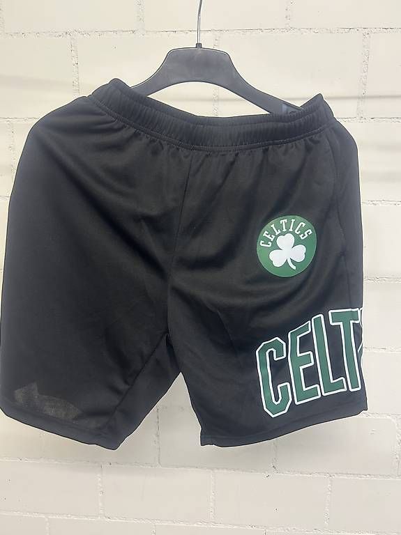 Maillots de corps & Pantalons: Orginal Boston Celtics Dress&Shorts – D'occasion à Effretikon par PrimeTimeB 2
