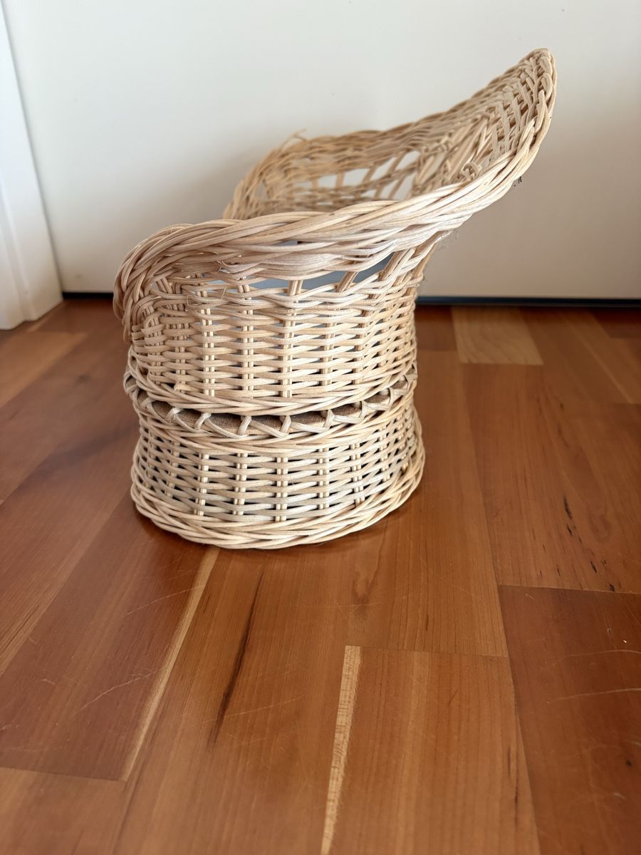 Spielzeuge: Puppen Korb Sofa Dekoration – Gebraucht aus Rümlang von BoutiqueBoutique16 2